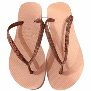 Havaianas Slim Sparkling Glitter Rose Gold Flip Flops
Size 6